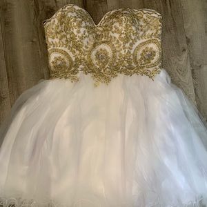 Knee-Length Homecoming/Formal Dress